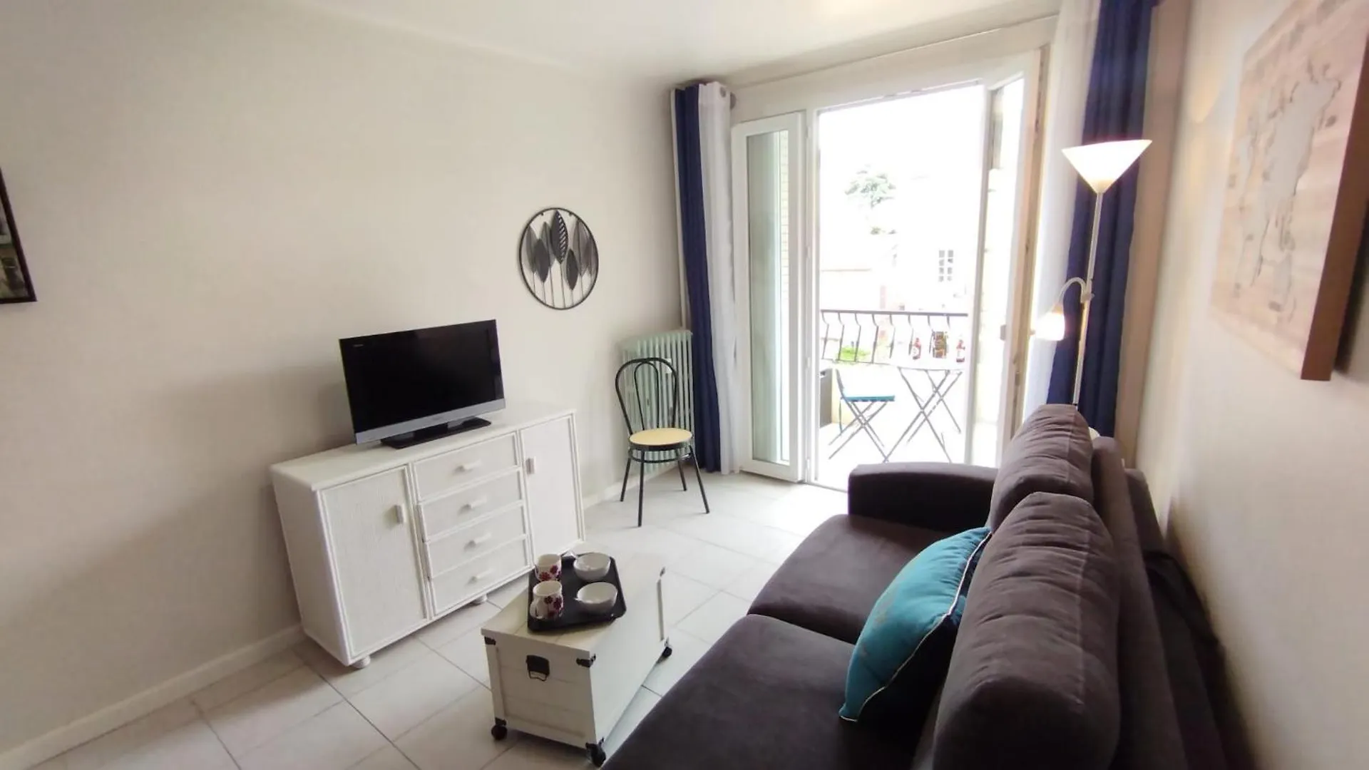Cannes 20' A Pieds Palais Wifi 0*,